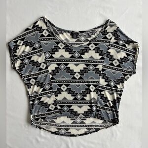 Rue 21 Aztec pattern cropped shirt (size M)